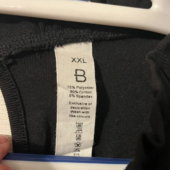 Elegant Black Top with Sheer Polka Dot Sleeves NWOT Size XXL - Picture 5 of 6